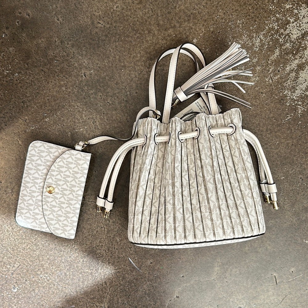 Drawstring shoulder bag, Michael Michael Kors